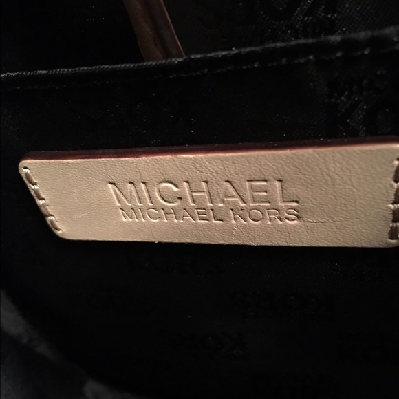 Michael Kors Black Monogram Handbag - Picture 4 of 4